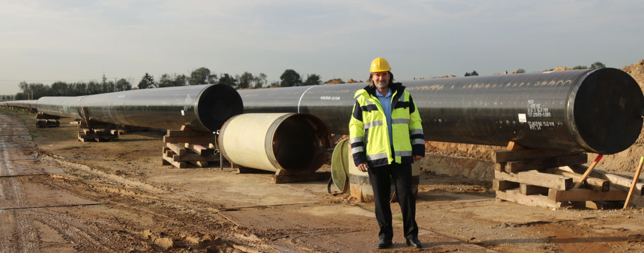 Udo Brands, Projektleiter Erdgasumstellung, an der Baustelle der neuen Zeelink-Pipeline zwischen Willich und Osterath